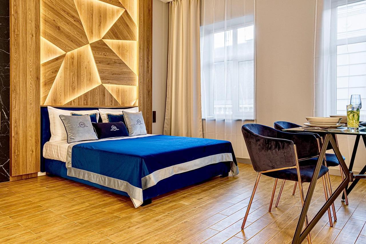 Central Family Boutique Apartments 2 Lviv Exterior photo